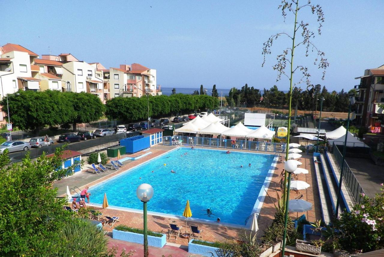 Aparthotel Pietre Nere Giardini-Naxos Exterior foto