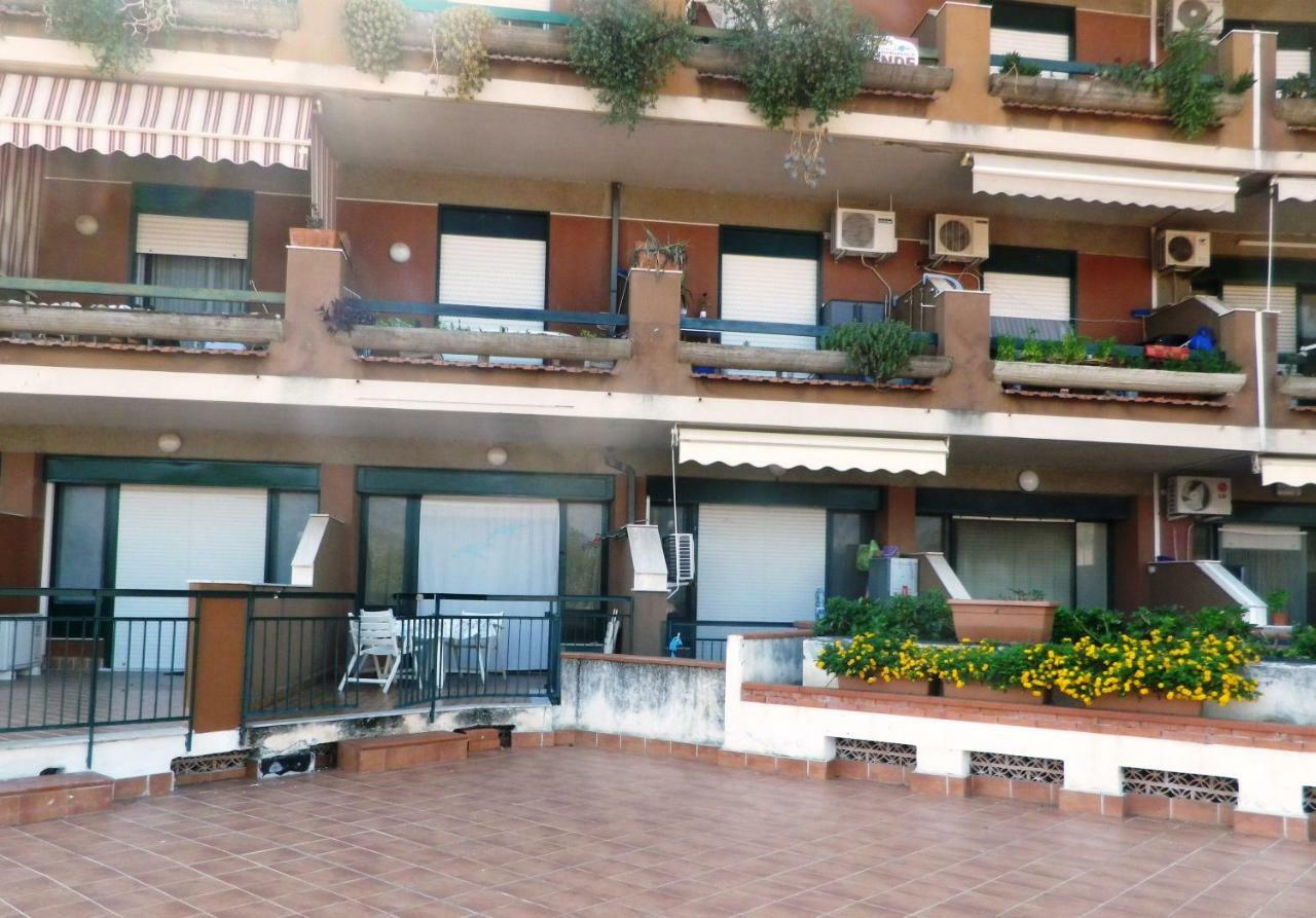 Aparthotel Pietre Nere Giardini-Naxos Exterior foto